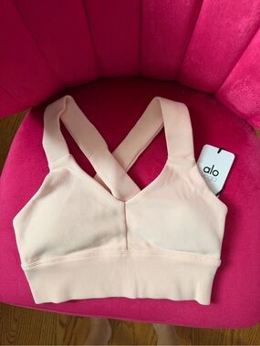 Alo Yoga Emulate “Peachy Glow” Ribbed Crossback Sports Bra